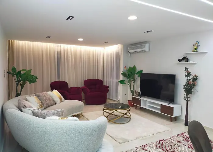 شقه فندقيه
